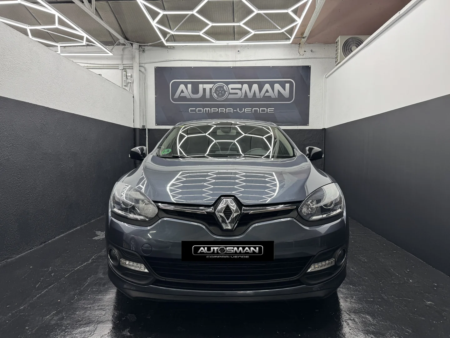 RENAULT Megane Limited Energy TCe 115 SS Euro 6 2015 Gasolina Gris - Interior